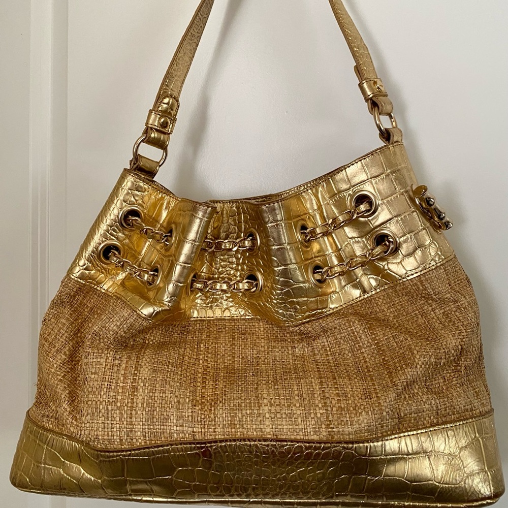 Elaine Turner gorgeous summer bag! Gold, wheat weave with hot pink lining
